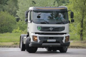 Екологічна безпека та економічна ефективність: Volvo Trucks в Україні розпочинає новий етап кампанії «Кожна крапля вагома»