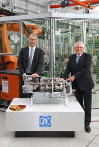 ZF запускает производство новой 8-ступенчатой коробки передач с двумя сцеплениями на заводе в Бранденбурге