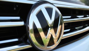 Автомобили Volkswagen получат «климатическое» лобовое стекло