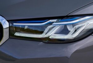 Фарами HELLA комплектуватимуть новий седан бізнес-класу BMW
