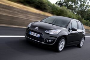 Citroen C3 II: вентилятор радіатора безперервно працює і постійно горить індикатор двигуна