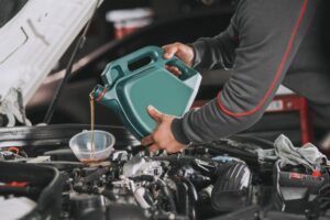 Як відрізнити оригінальну моторну оливу від підробки