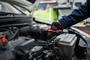 Нерівномірна робота двигуна через нагар у системі впуску. Де він може накопичуватися і до яких несправностей це призводить?