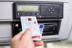 Україна узгоджує правила з ЄС: що змінять нові правила щодо роботи водіїв та тахографи 2.0?