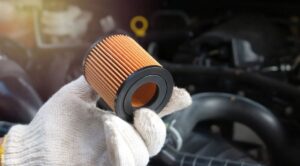 Як часто міняти паливний фільтр у бензинових і дизельних двигунах?